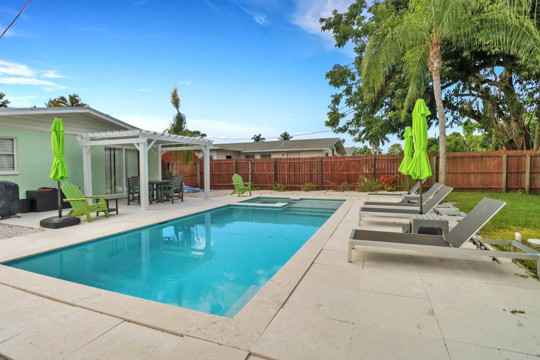 Little Beach House W/ Pool&Spa - 5 Minutes To Vanderbilt Beach North North Naples Eksteriør bilde