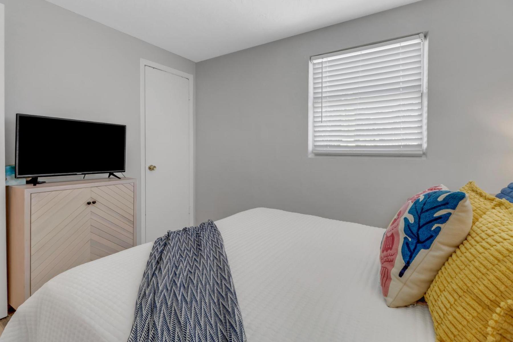 Little Beach House W/ Pool&Spa - 5 Minutes To Vanderbilt Beach North North Naples Eksteriør bilde
