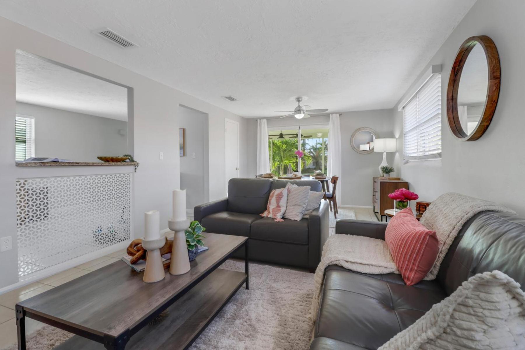 Little Beach House W/ Pool&Spa - 5 Minutes To Vanderbilt Beach North North Naples Eksteriør bilde