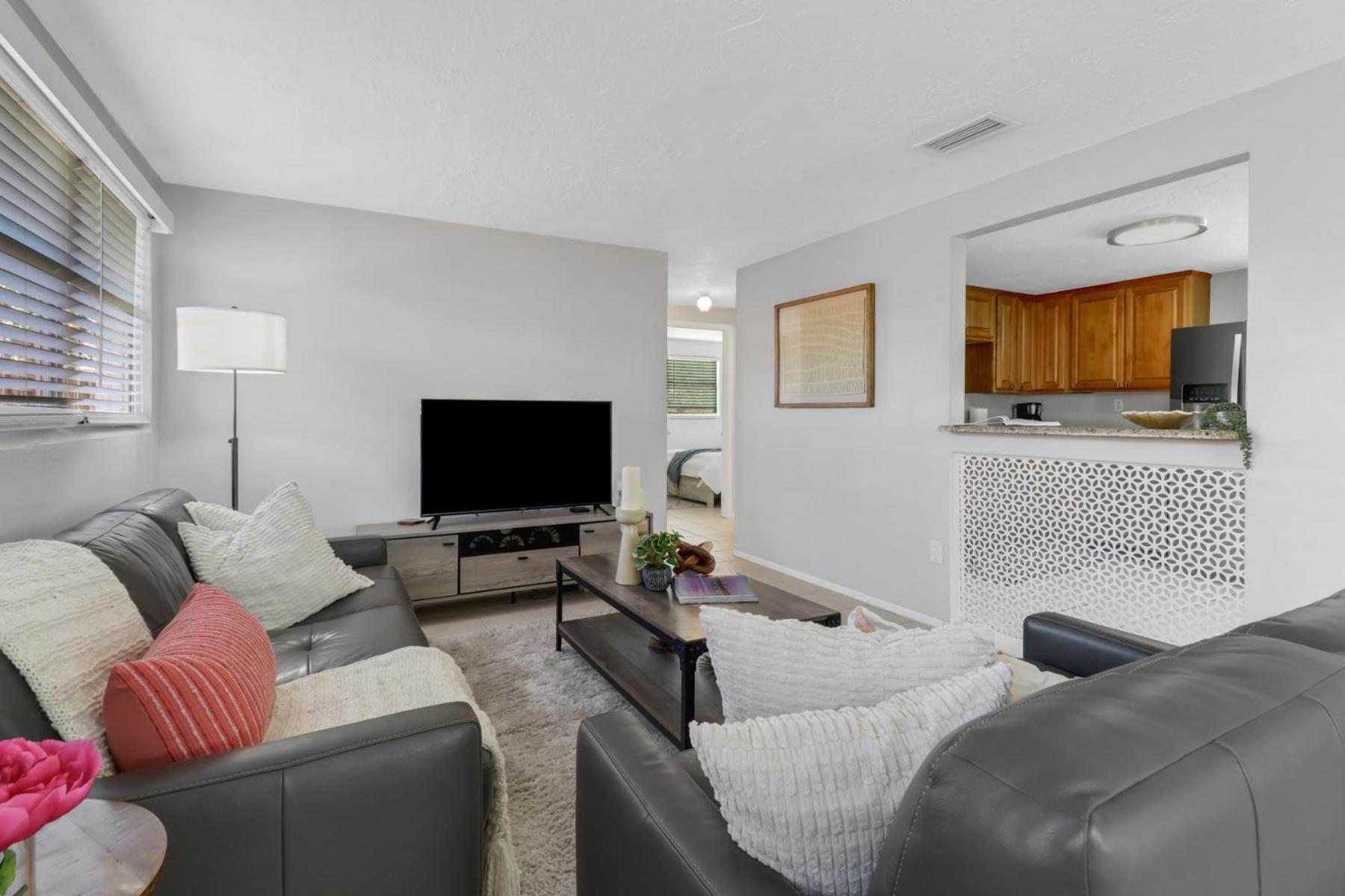 Little Beach House W/ Pool&Spa - 5 Minutes To Vanderbilt Beach North North Naples Eksteriør bilde